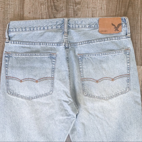 Men’s AMERICAN EAGLE Relaxed Straight Denim Jeans - Picture 9 of 10